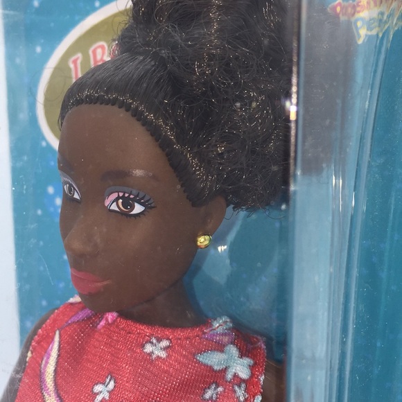 Fresh Dolls Lynette African American Black Fashion Doll Posable New in Package - Picture 8 of 9